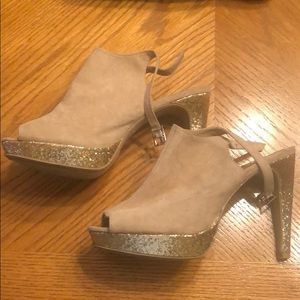 Gold glitter high heels